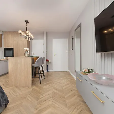 公寓 Elegant For 2 People In By Renters *