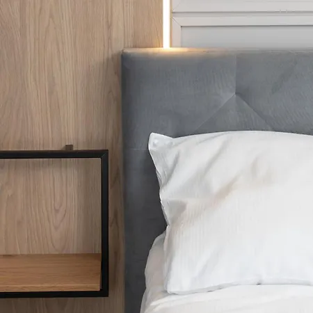 Elegant For 2 People In By Renters *